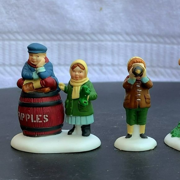 Dept 56 The Old Man And The Sea New England Village Christmas Accessory - 1994 - Picture 4 of 10